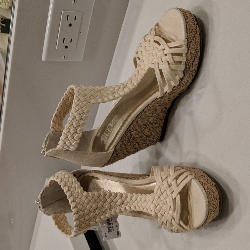 BRASH 4" T strap Summer Wedges. Cream fabric. NWT, No box. Clean, free of scuffs